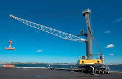 In use worldwide: mobile harbour cranes with luffing cylinder form Neumeister.