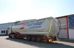Front lifting cylinders from NH are also used in silo trucks